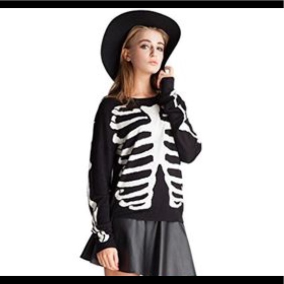 Tops - NWT Skeleton Sweater